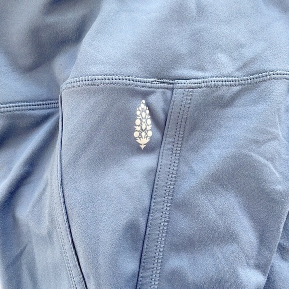 Free People Movement Cut Out Mid Rise Cropped Infinity Leggings, Size XS - Picture 5 of 9